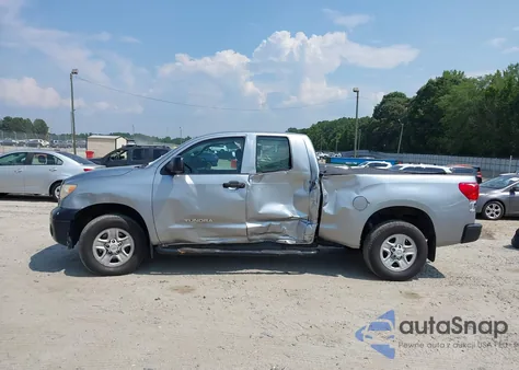 2011 Toyota Tundra Grade 4.6L V8 z USA, uszkodzony, nr VIN 5TFUM5F1XBX024206